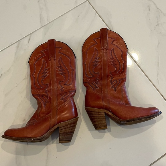 MISS CAPEZIO LEATHER COWBOY BOOTS - Picture 5 of 7